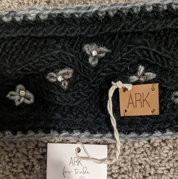 Headband - Picture 2 of 4